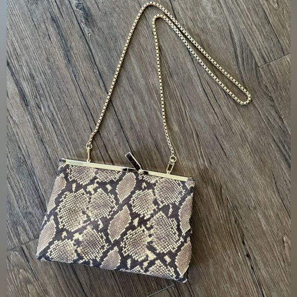 Handmade Genuine Embossed Leather, Articulated Metal Frame Clutch/Crossbody - Picture 11 of 14